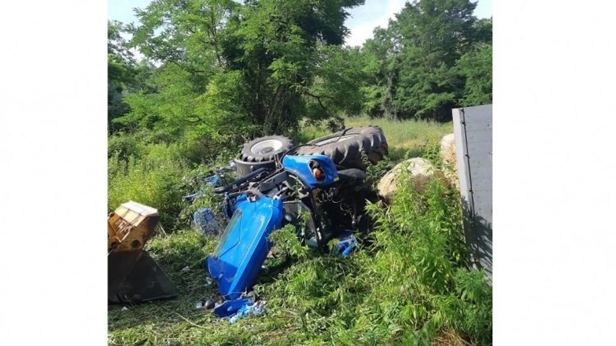 Halálos baleset, ennyi maradt a traktorból - Fotó