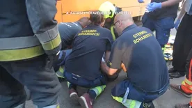 Drámai videón, ahogy kihúzták a 10 éves gyereket a villamos alól Budapesten