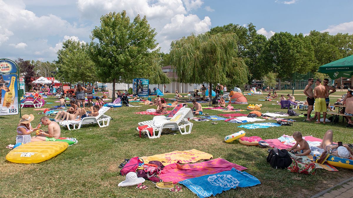 Mindenki rémálma történt meg a balatoni strandon, azonnal rendőrt hívtak