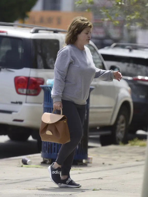 Yasmine Bleeth 2023 tavasz, Northfoto