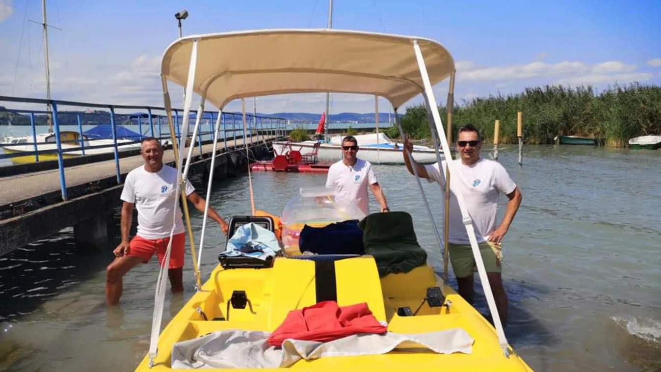 Különleges világrekord a Balatonnál: vízibiciklivel tekerték körbe a tavat
