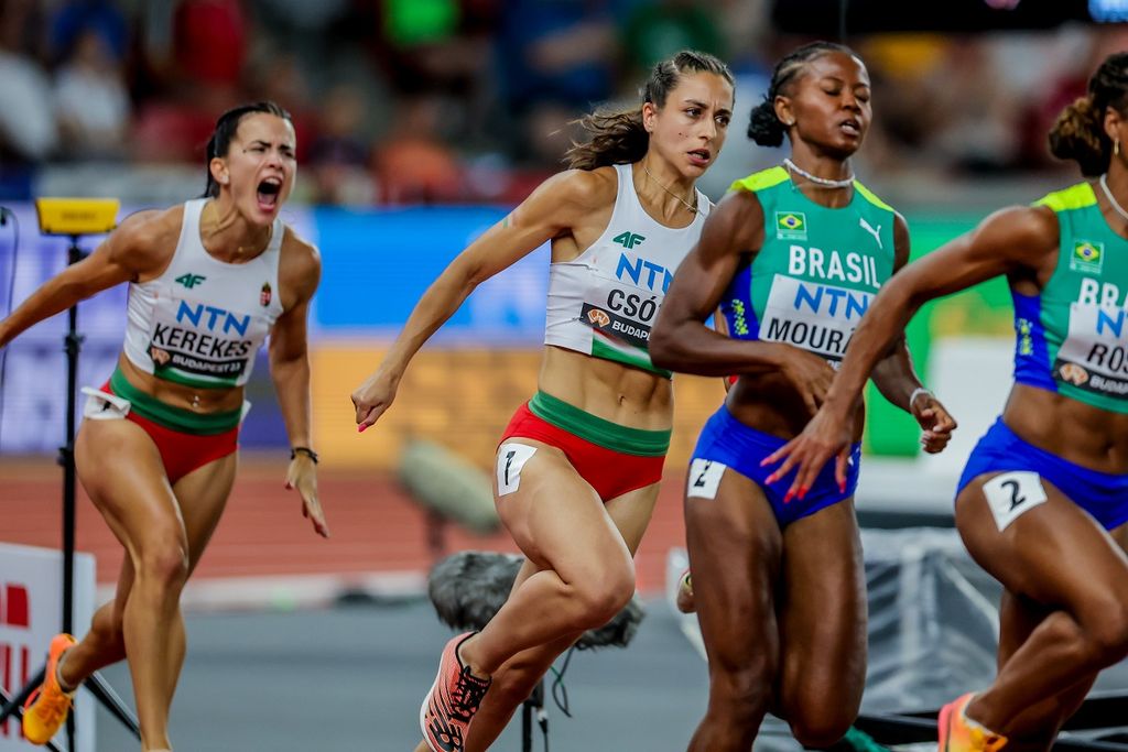 Országos csúcsot futott a női 4x100-as váltó