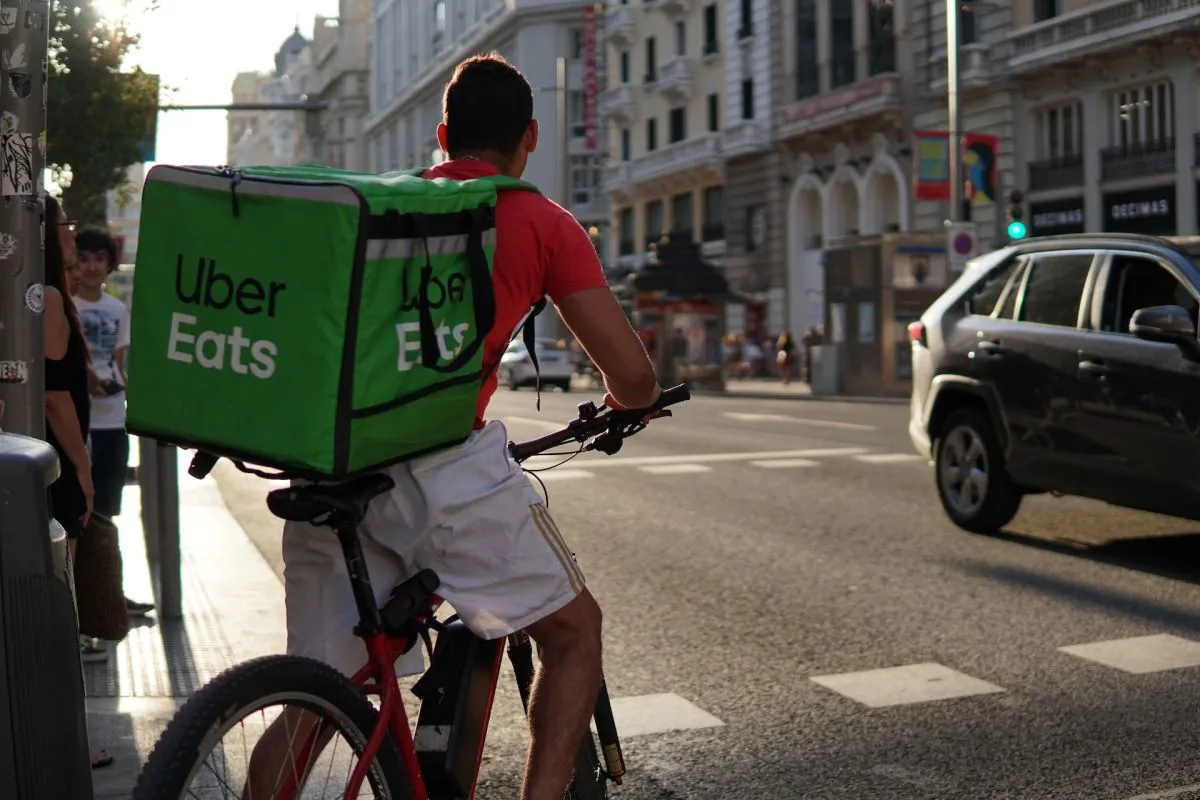 Házhozszállítás rendelés ételkiszállítás Uber Eats sablon