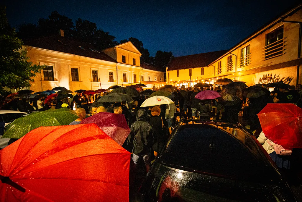 20230816 Békéscsaba Munkácsy Hotel megemlékezés fotó Für Henrik Békés Megyei Hírlap