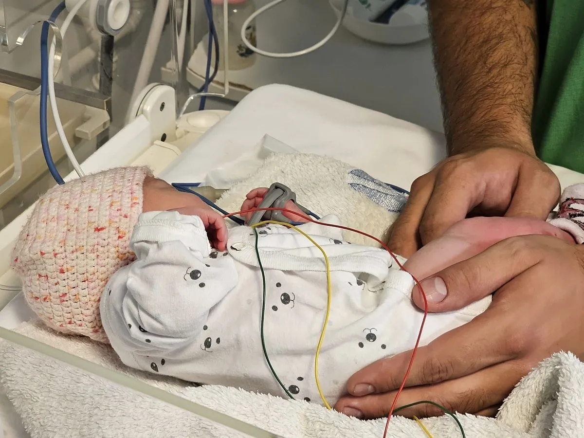 babamentő inkubátorban hagyott kicsi, Heim Pál Gyermekkórház 
