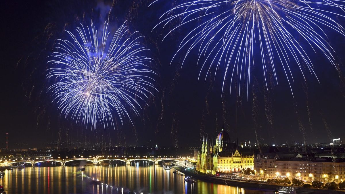 Négy és félmillióan látták a tűzijátékot