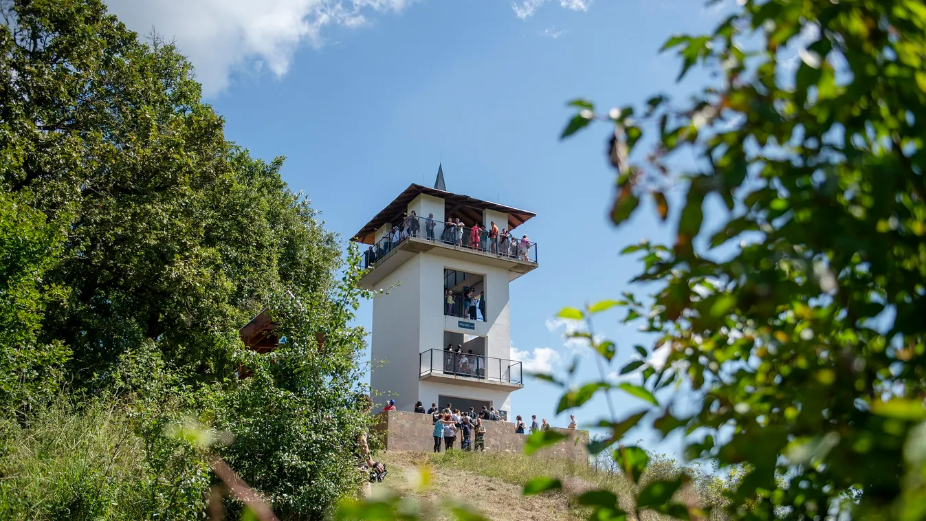  Túrázók figyelem! Már látogatható a Mátyás király-kilátó Putnokon