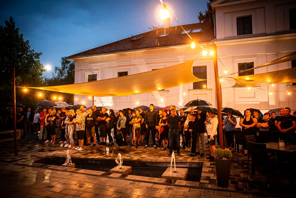 20230816 Békéscsaba Munkácsy Hotel megemlékezés fotó Für Henrik Békés Megyei Hírlap