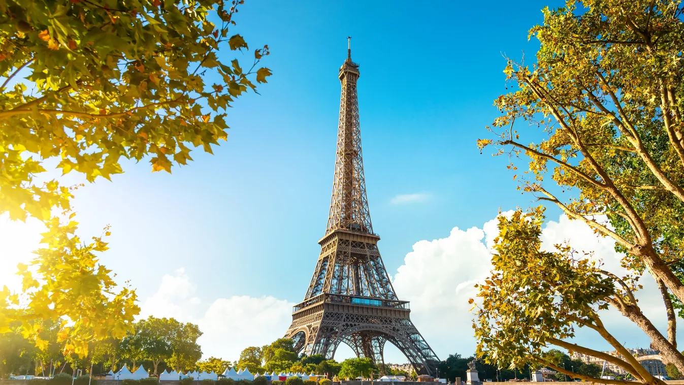 Újabb botrány az Eiffel-torony körül, most egy ejtőernyős ugrott le