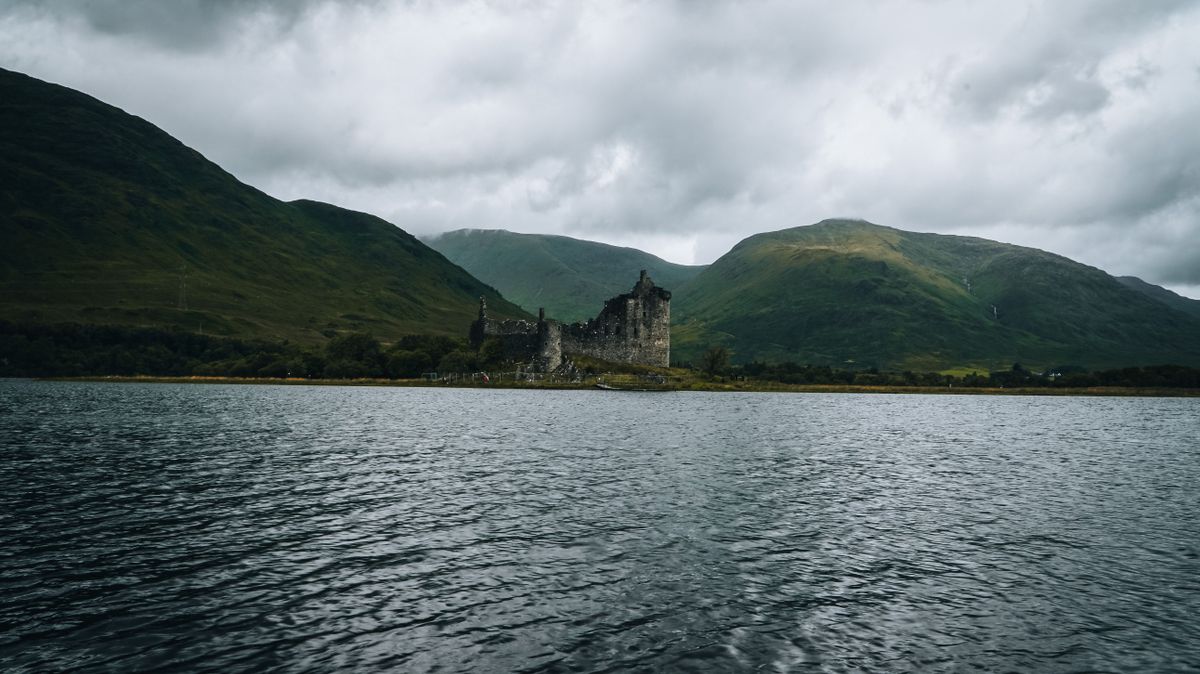 Új információk derültek ki a Loch Ness-i szörnyről, rátalálhattak a titkos barlangjára