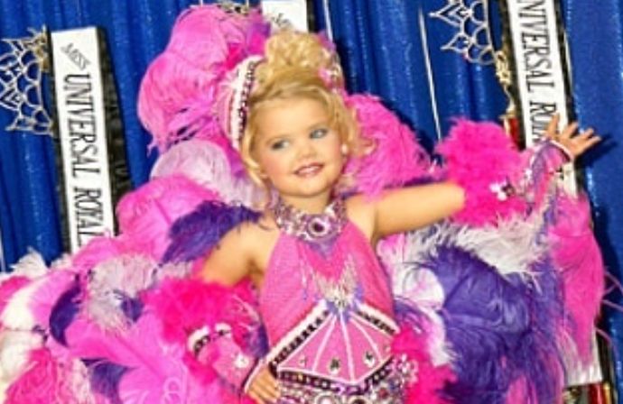 Former Pageant Mum & Contestant React To Toddler Pageant