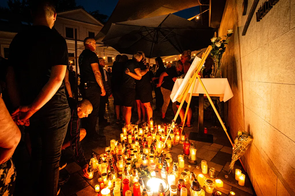 20230816 Békéscsaba Munkácsy Hotel megemlékezés fotó Für Henrik Békés Megyei Hírlap