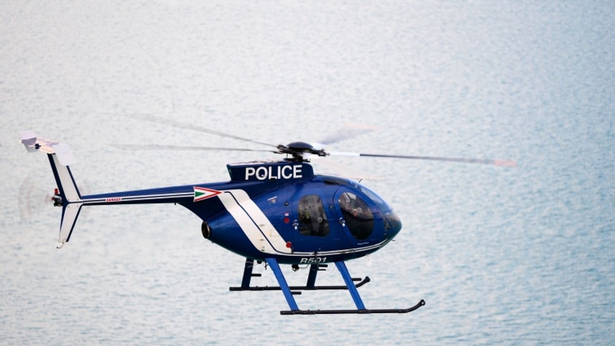 Rendőrségi helikopter zuhant a Balatonba