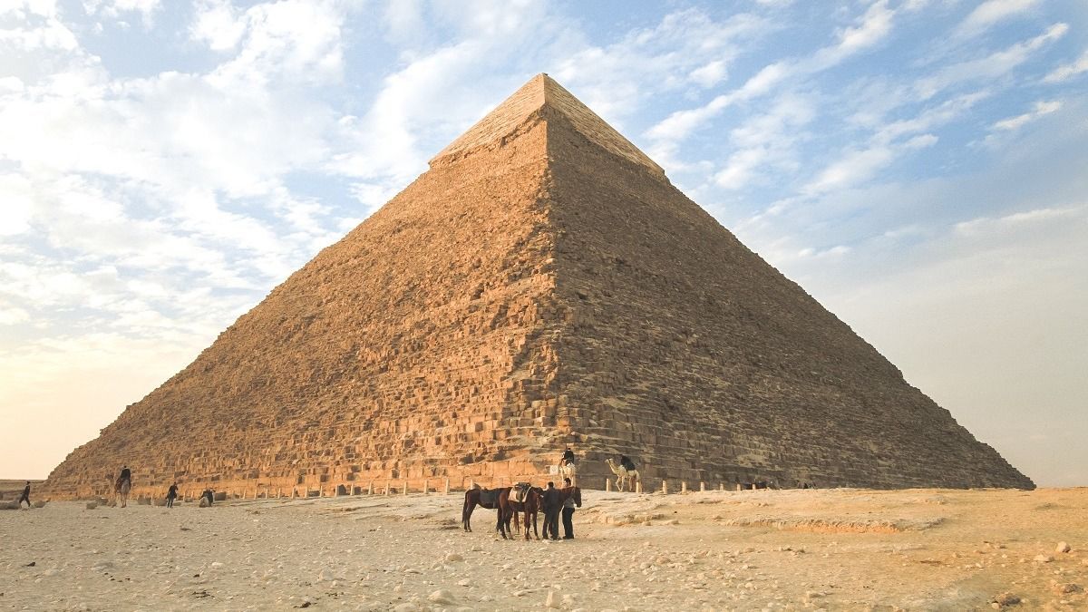 Az egyiptomi piramisok ősi idegenek kommunikációs eszközei lennének? Megdöbbentő dolgot állít a szakértő
