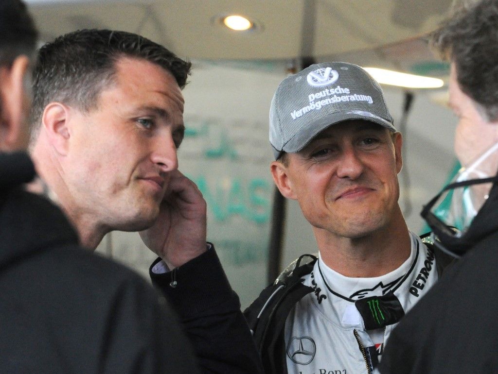 Ralf (balra) és Michael Schumacher 2010-ben, a legenda F1-visszatérése évében