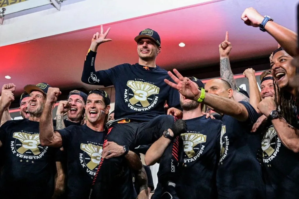 Max Verstappen harmadik vb-győzelme több szempontból különleges volt, mint ahogy a megünneplése is