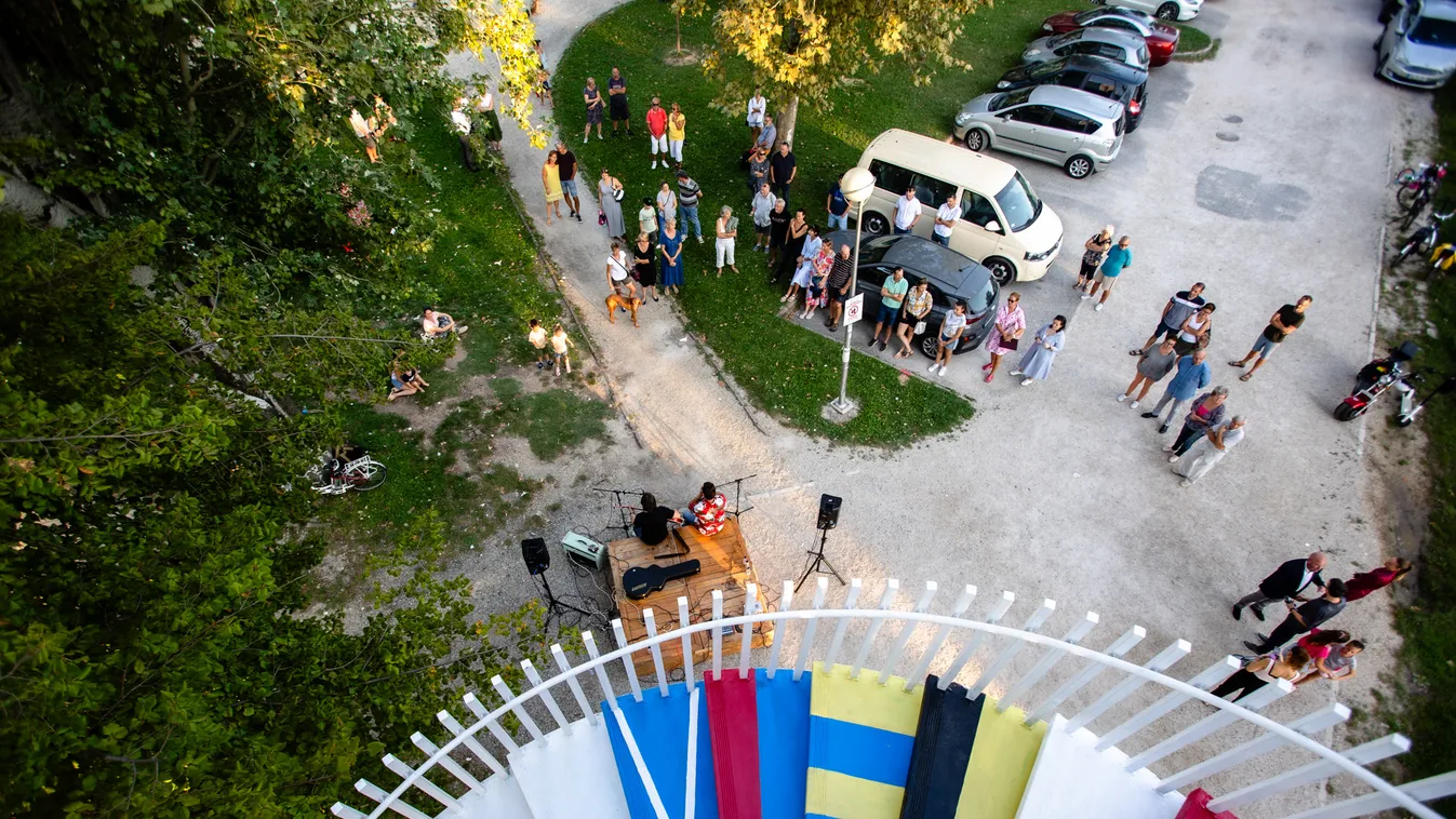 Balatonalmádi, a festett lépcsők városa