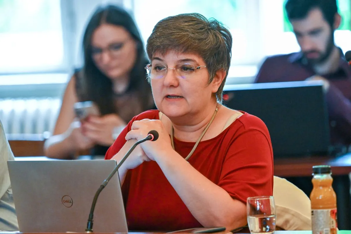 VÁRADINÉ NASZÁLYI Márta