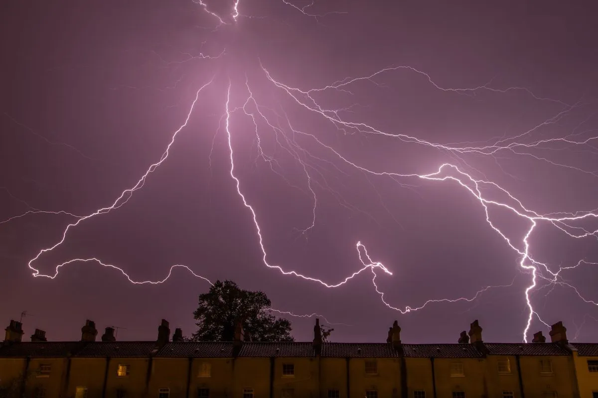 Időjárás vihar villámlás felhőszakadás