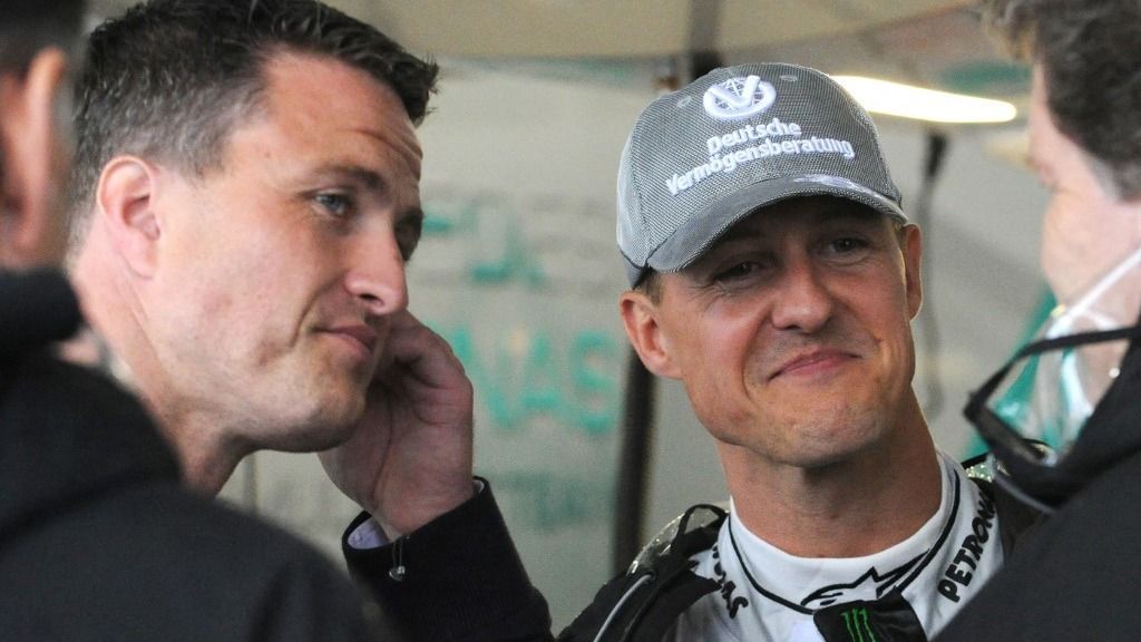 Ralf (balra) és Michael Schumacher 2010-ben, a legenda F1-visszatérése évében