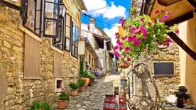 Igazi kis ékszerdoboz a világ legkisebb városa Horvátországban