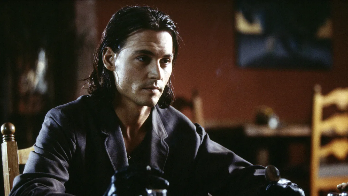 A Gerlóczy Kávéház előtt forgatott Johnny Depp