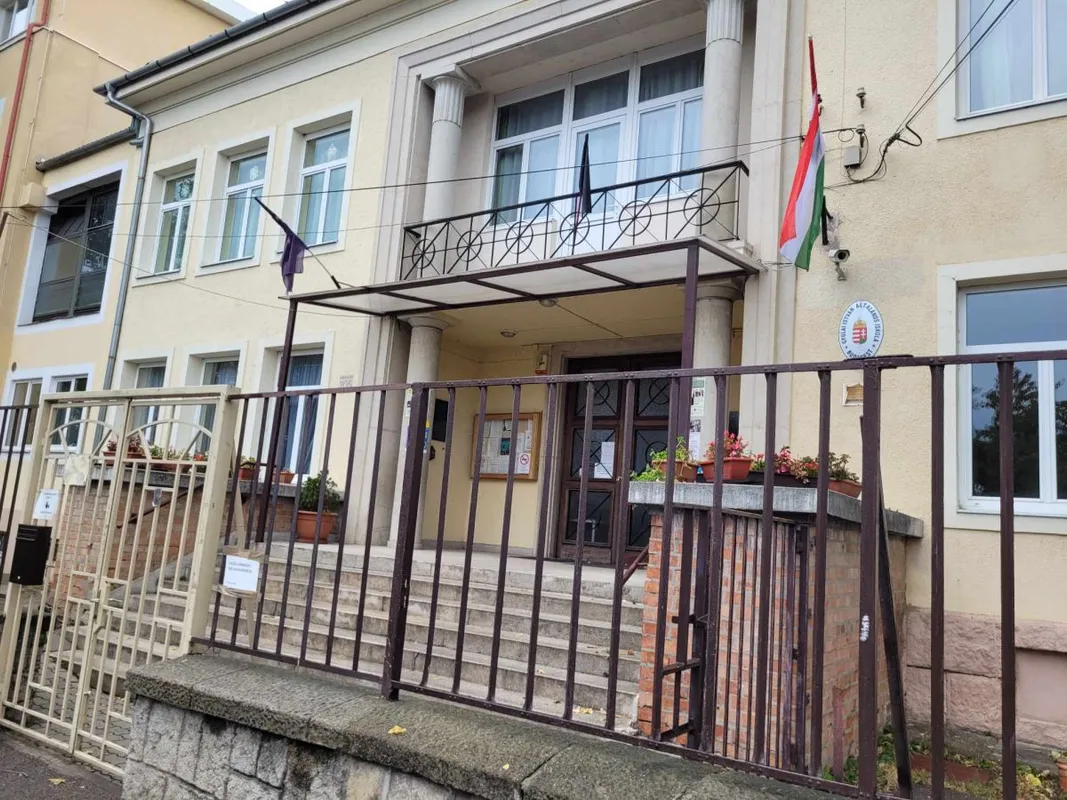 Pesterzsébet, iskolai tragédia, fekete zászló