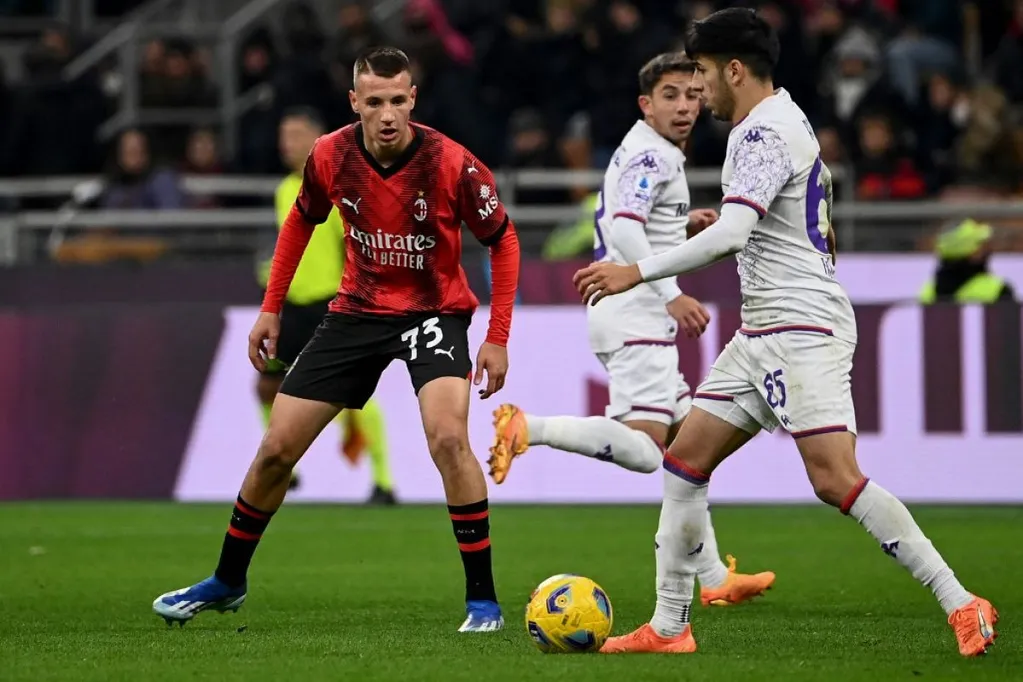 Francesco Camarda (balra) még csak 15 éves, de már bemutatkozott bajnoki rangadón az AC Milanban