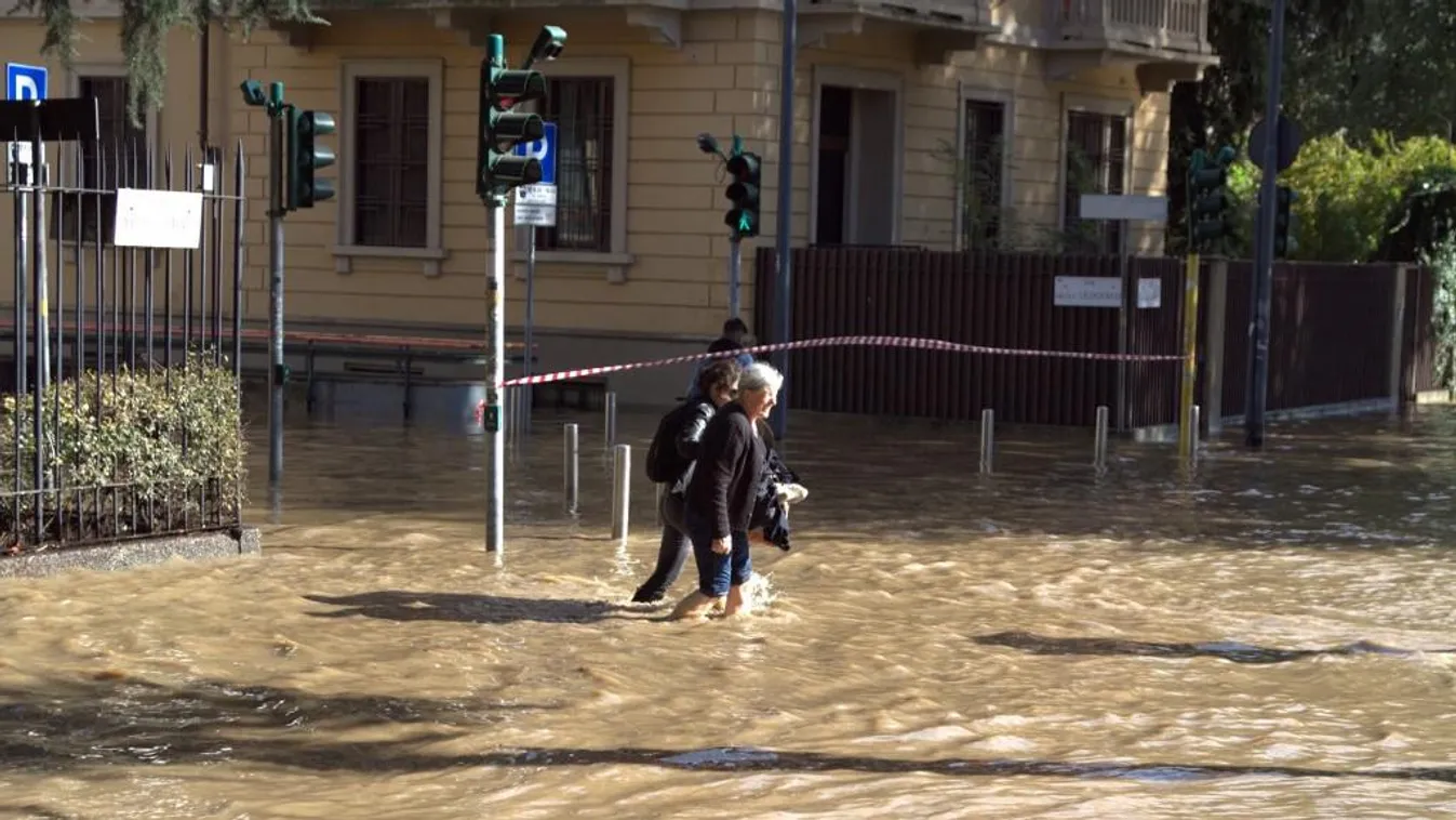 Videó: Villámárvíz pusztított Milánóban, a Comói-tó is kilépett medréből