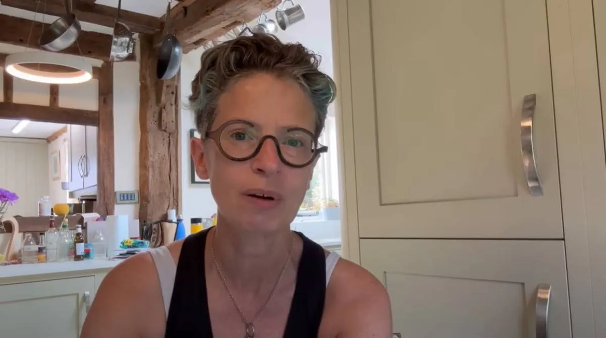Dr. Liz O'Riordan, fotó: YouTube videógrab