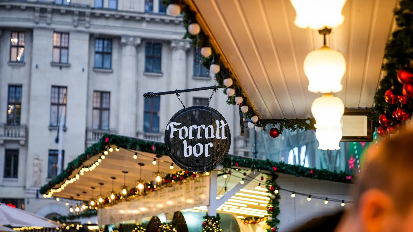 Ma, pénteken nyit Budapest két leglátványosabb adventi vására