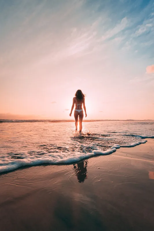 nyaralás, tengerpart, bikini, fürdőruhás lány