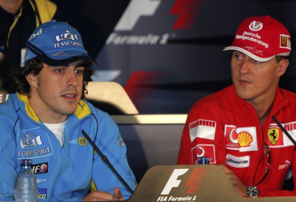 Alonso (balra) és Schumacher 2005-ben