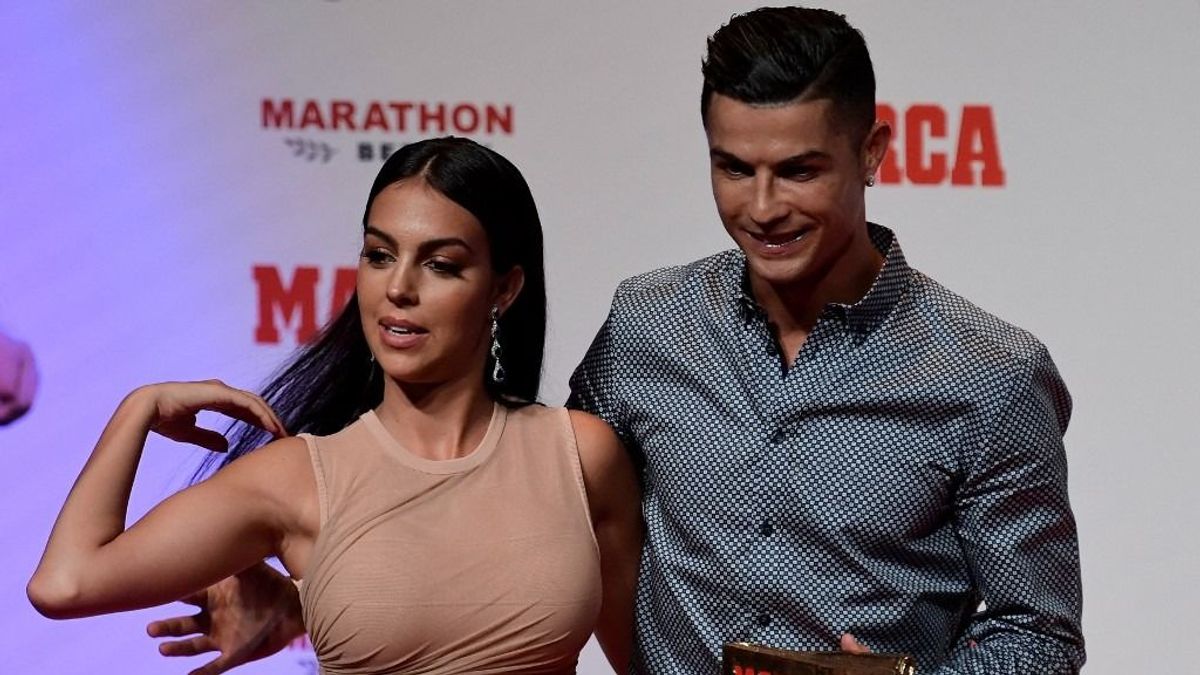 Könnyfakasztó videó, Ronaldo hihetetlen ajándékokkal lepte meg édesanyját