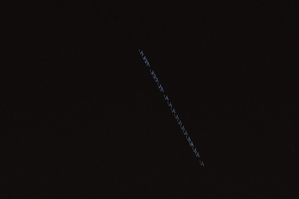 SpaceX Starlink satellites in Gaziantep's sky