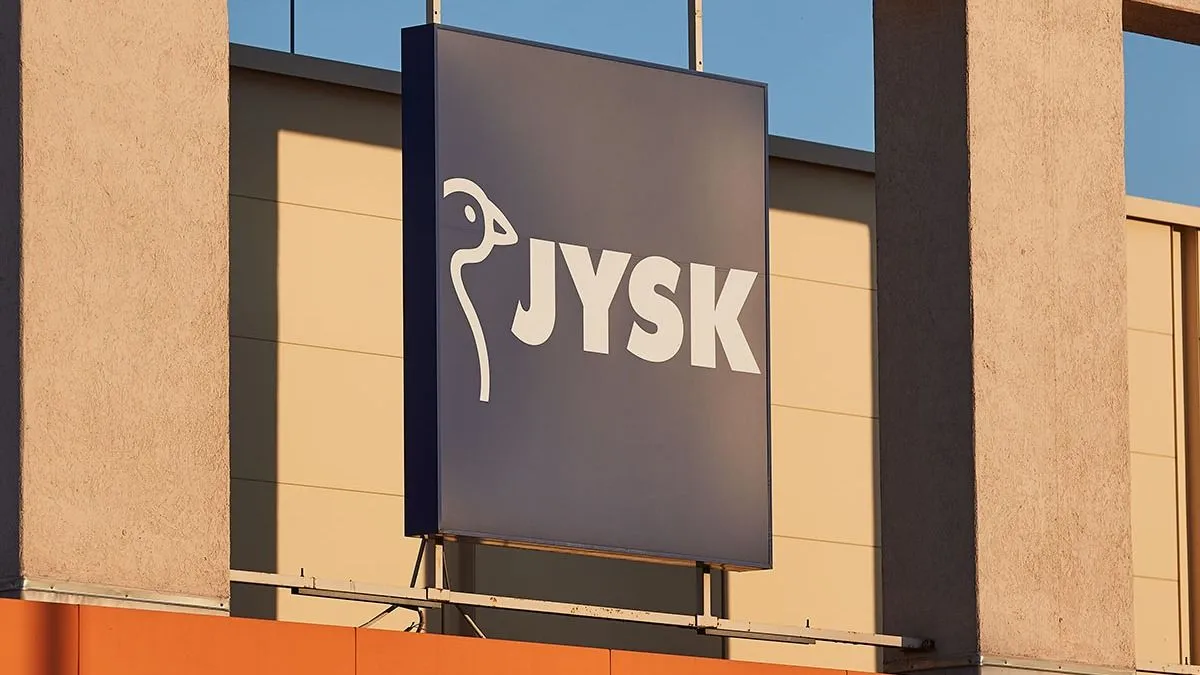 Budapest,,Hungary,-,Circa,2022:,Jsky,Furniture,Store,Facade,Logo