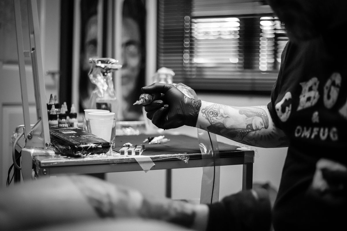 tetoválás, tetovál, tetoválóművész