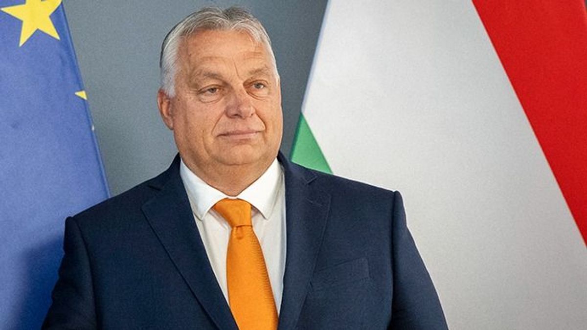 Fotón Orbán Viktor unokája: Annussal gyújtották meg a második gyertyát