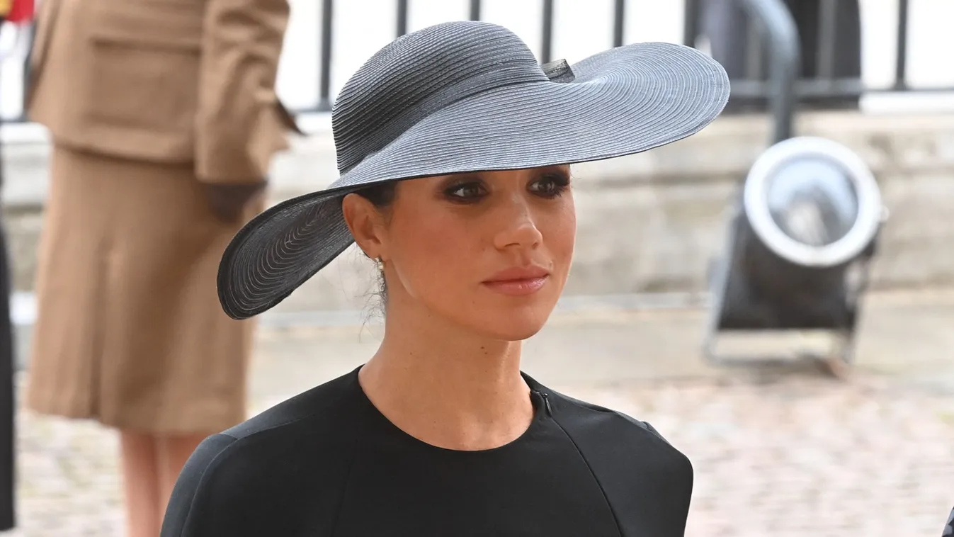 Megszólalt a királyi család szakértője: ezért nem volt ott Meghan III. Károly koronázásán