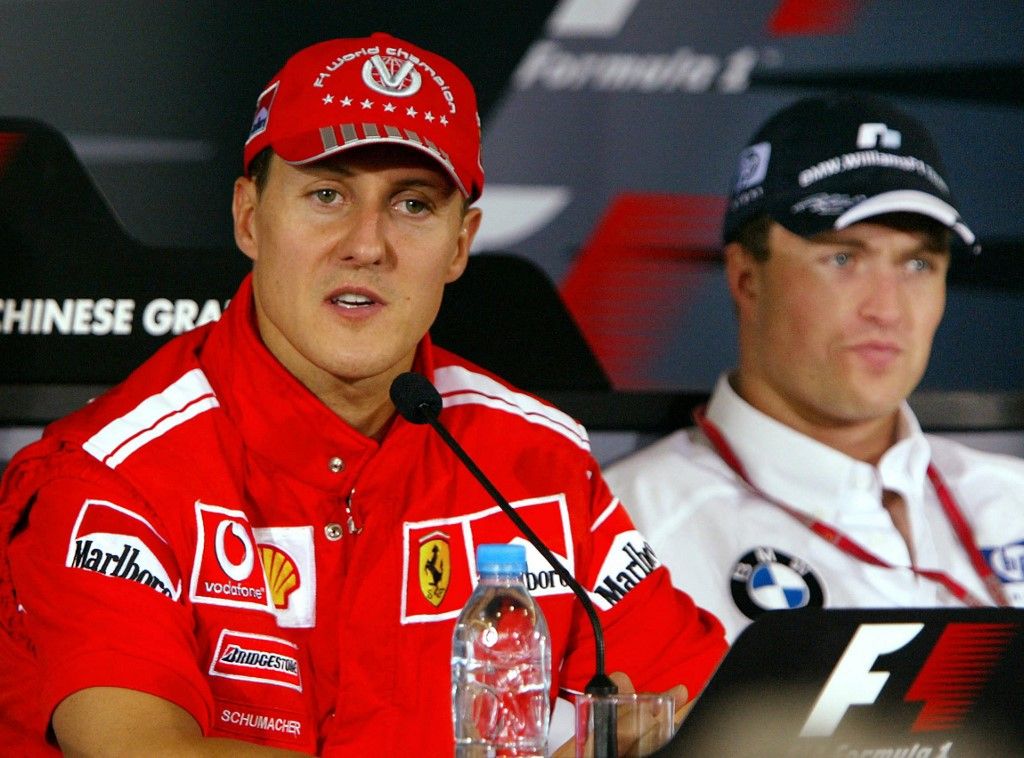 Ralf (jobbra) és Michael Schumacher a 2004-es Kínai Nagydíjon