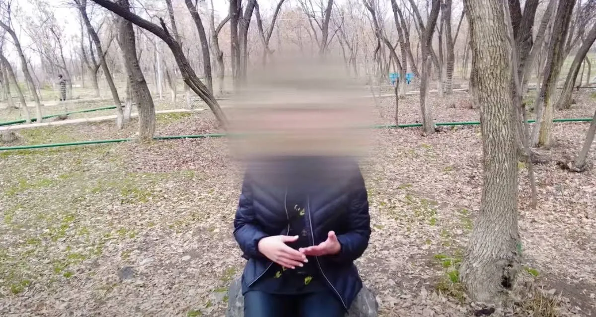 Rebecca, időutazó, ApexTV, fotó: YouTube videógrab