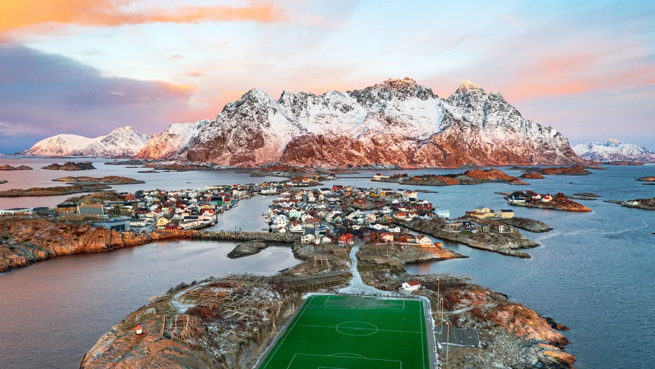 Turisztikai látványosság lett a világ legszebb panorámás futballpályája