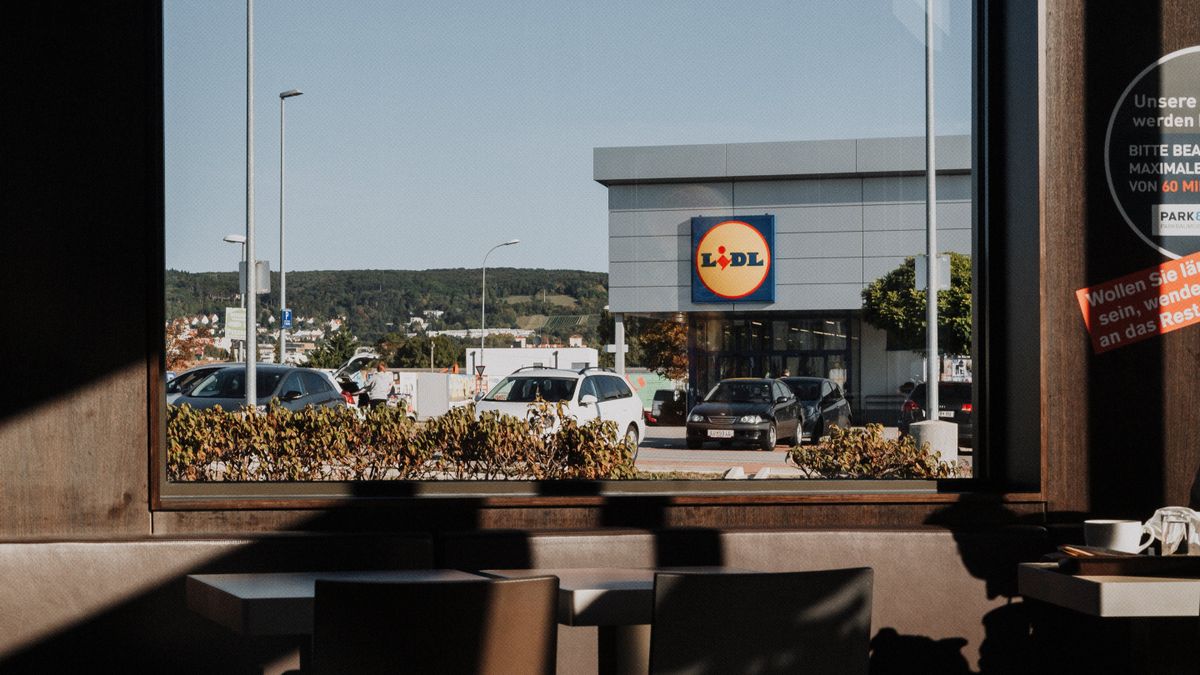 Áll a bál a Lidl termékei miatt, tizenegy boltot azonnal bezáratott a fogyasztóvédelem