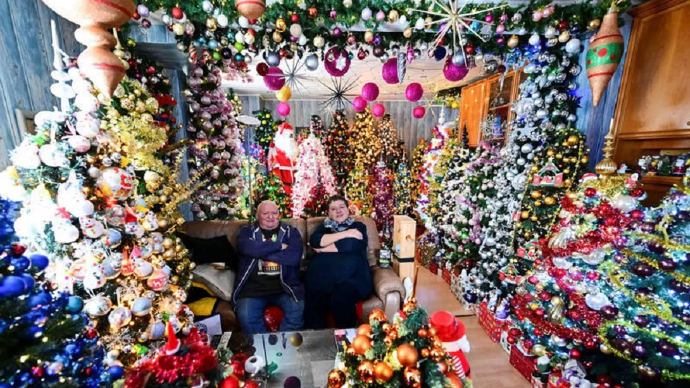 Videó: Egy házaspár nyár óta 555 karácsonyfát díszített fel az otthonában