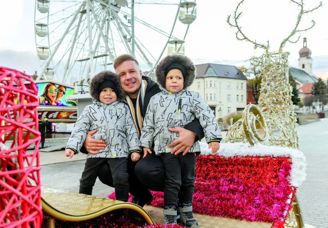 Fekete Dávid és ikerfiai