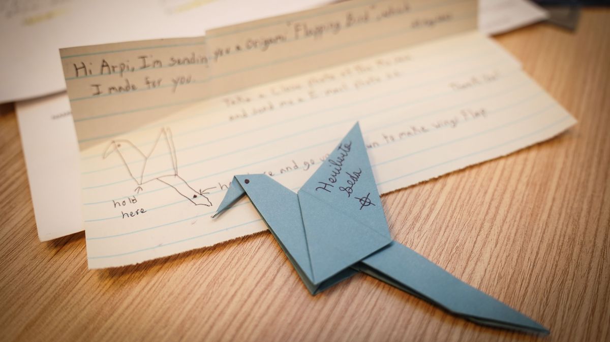 A new yorki Zodiákusként elhíresült gyilkos, Herberto Seda egy origamit küldött Árpinak. A férfi 3 embert ölt meg, hatot pedig megsebesített 