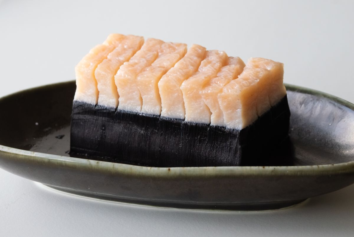 Muktuk (mattak, muktaaq),a traditional food of the peoples of the Arctic, consisting of whale skin and blubber. Usually consumed raw or frozen.