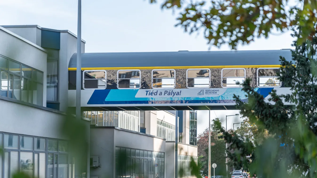 Megújult a győri kampusz ikonikus függőhídja