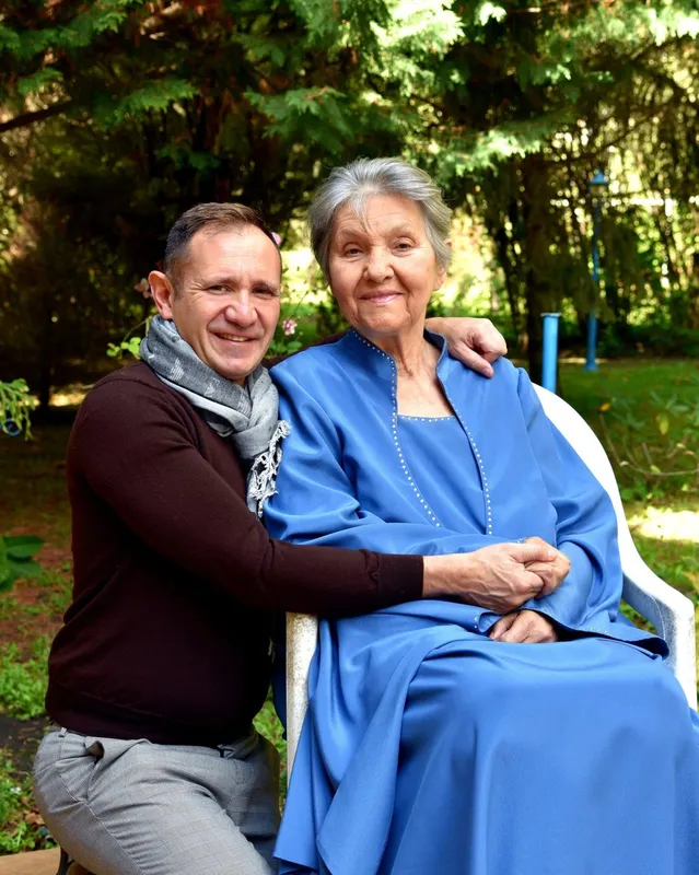 Pécsi Ildikó és fogadott fia