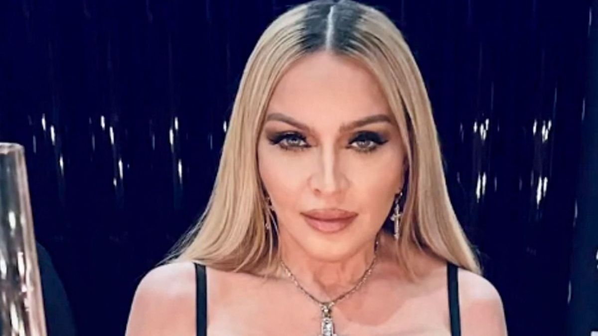 Madonna 65 évesen sem fogja vissza magát: széttárt lábakkal fotózták az énekesnőt